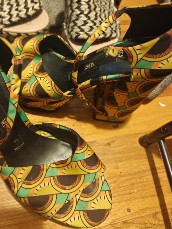 Zara Shoes - Zara Retro Geometric Print Chunky Platform Sandals